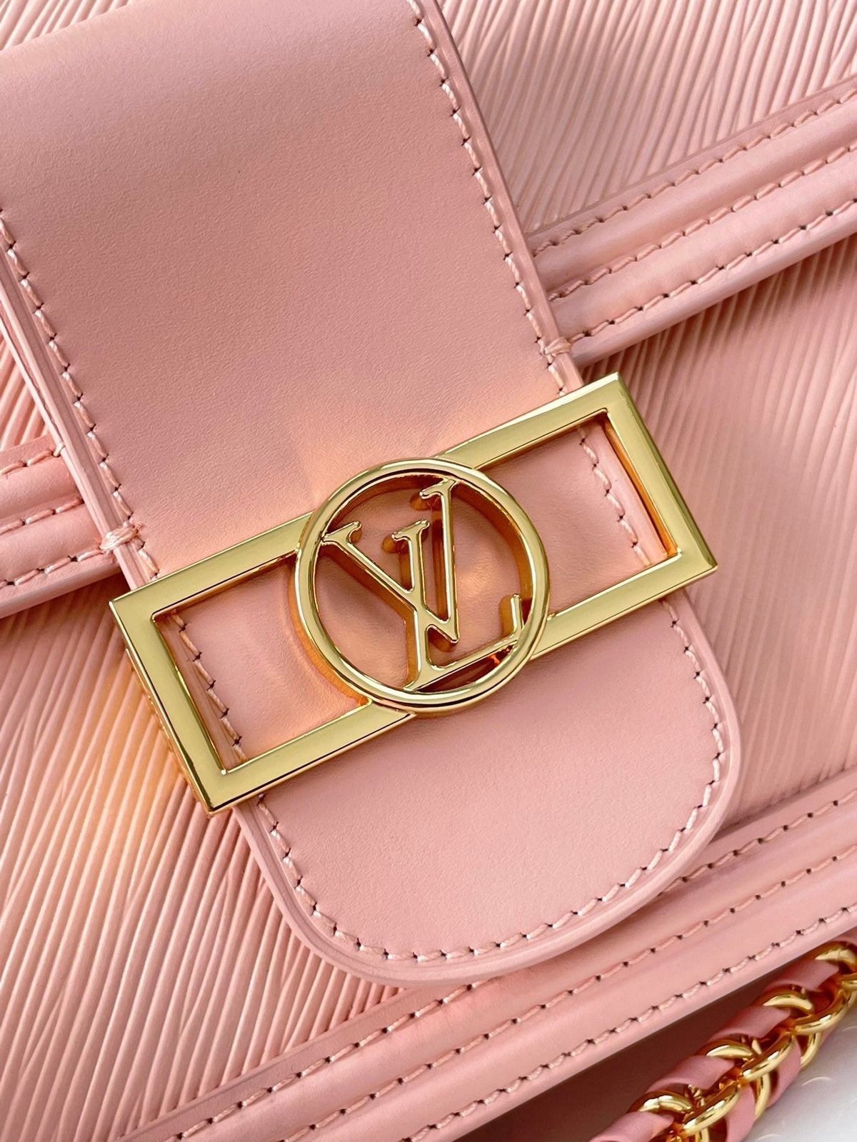 Louis Vuitton Dauphine MM 25 in Light Pink Epi Grained Calfskin Gold Hardware Bag