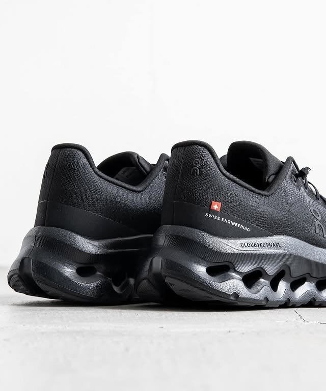 On Cloudtilt Full Black Lifestyle Sneakers
