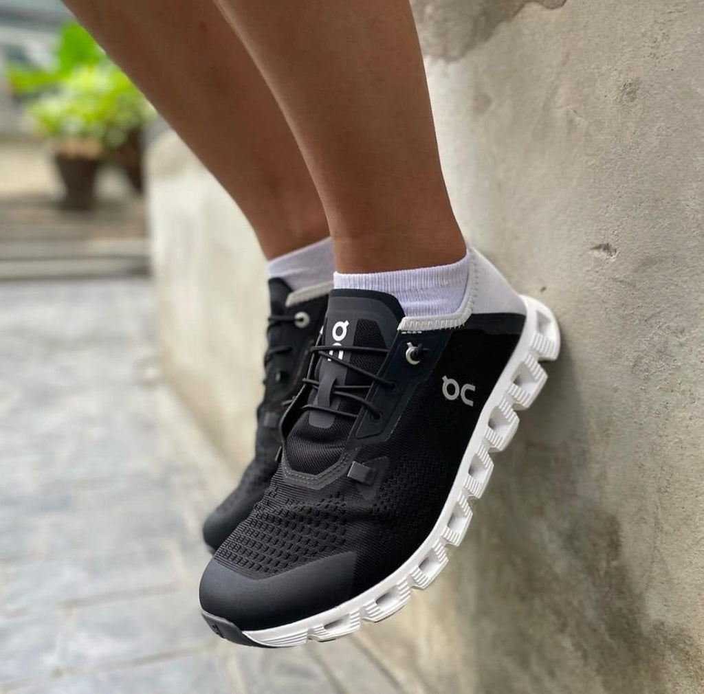 On Cloud 5 Coast Black Shadow Lifestyle Sneakers