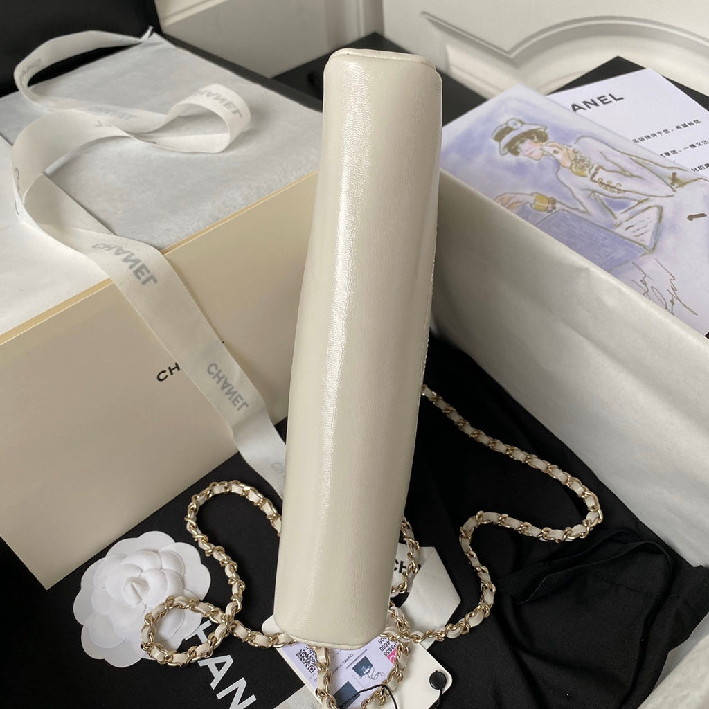 Chanel 25S Top Handle 20 cm in Cream White Lambskin Bag
