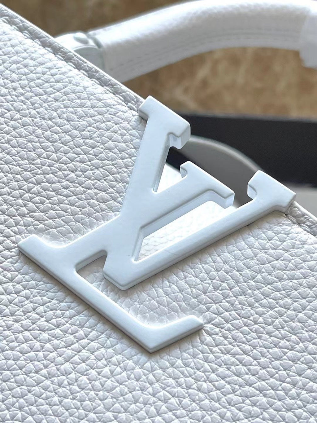 Louis Vuitton Capucines East-West BB 27 in White Taurillon Bag