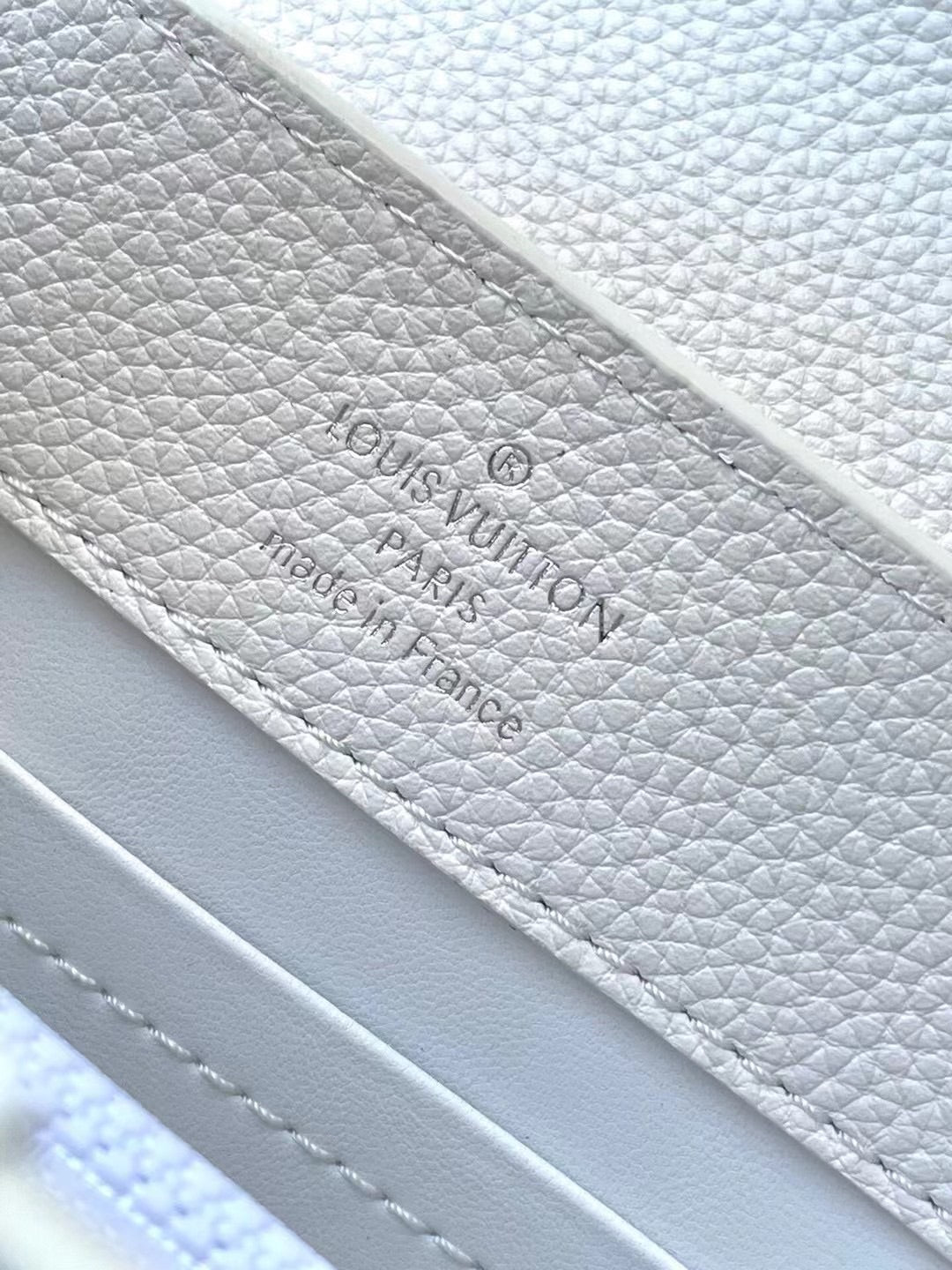 Louis Vuitton Capucines East-West Mini 21 in White Taurillon Bag