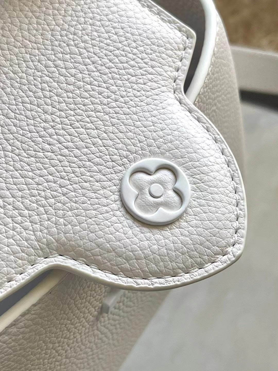 Louis Vuitton Capucines East-West Mini 21 in White Taurillon Bag