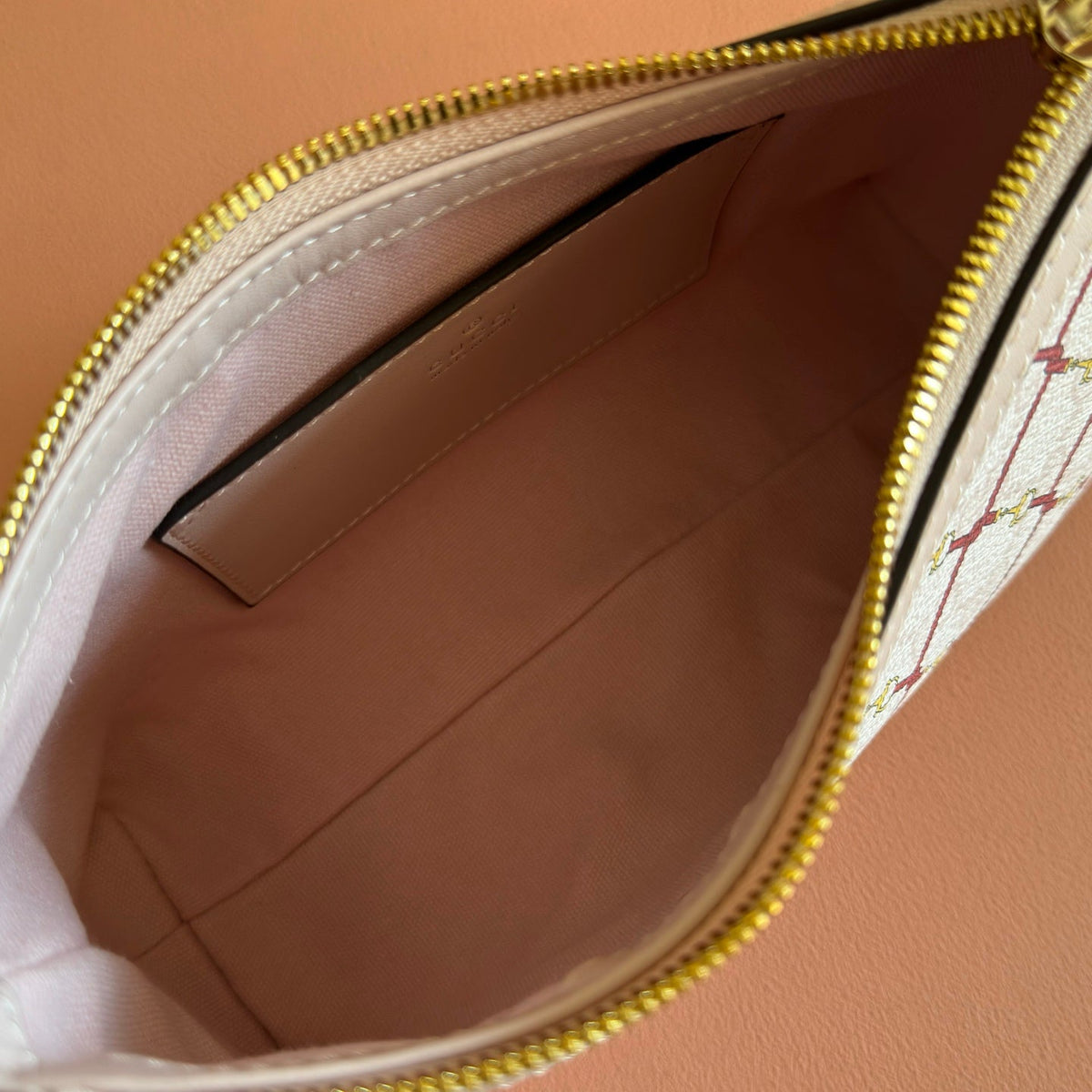 Gucci 26S Emblem Bucket Bag 22 in Light Pink Coated Fabric