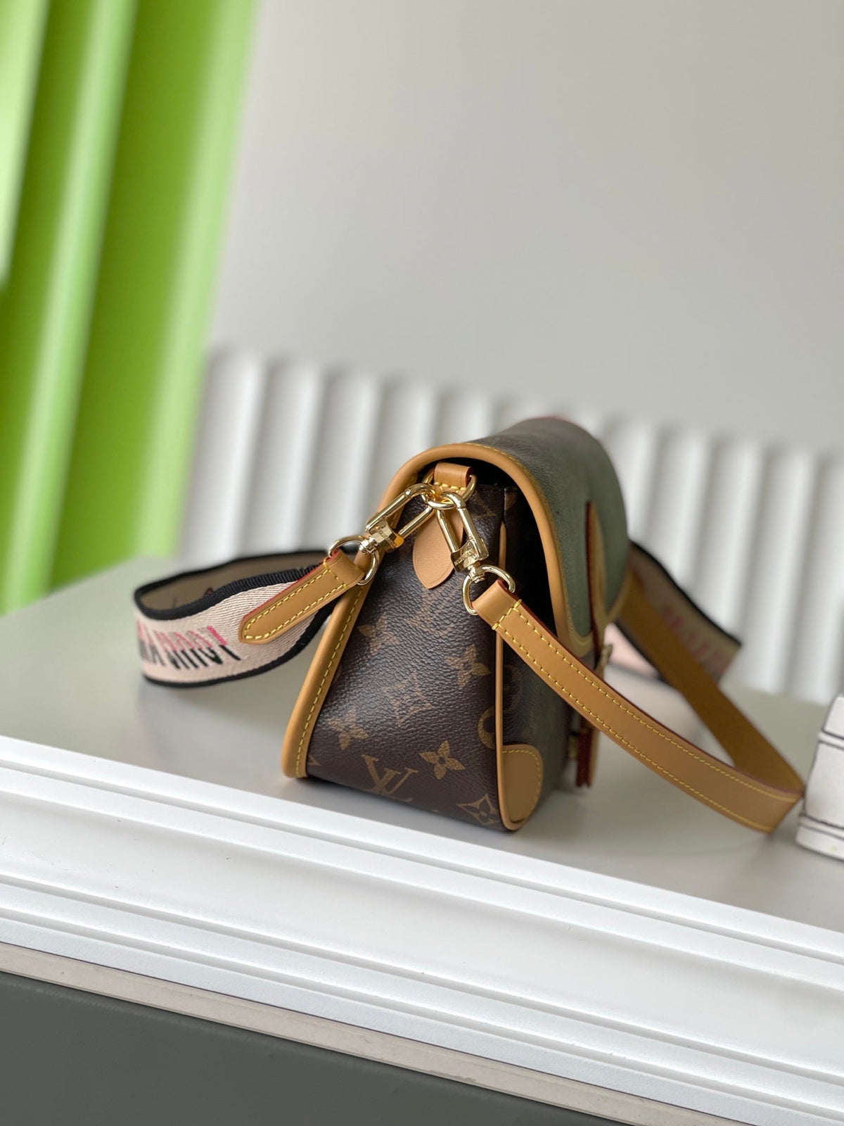 Louis Vuitton Diane 25 in Brown Monogram Canvas Tanned Cowhide Bag