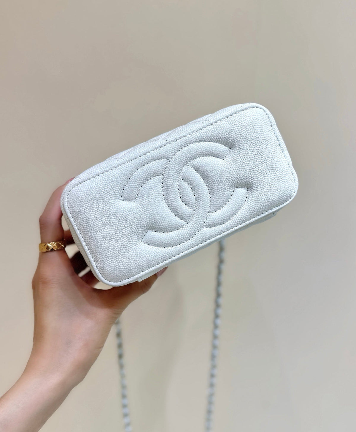 Chanel 25S Coco Crush 17 in White Calfskin Gold Hardware Bag
