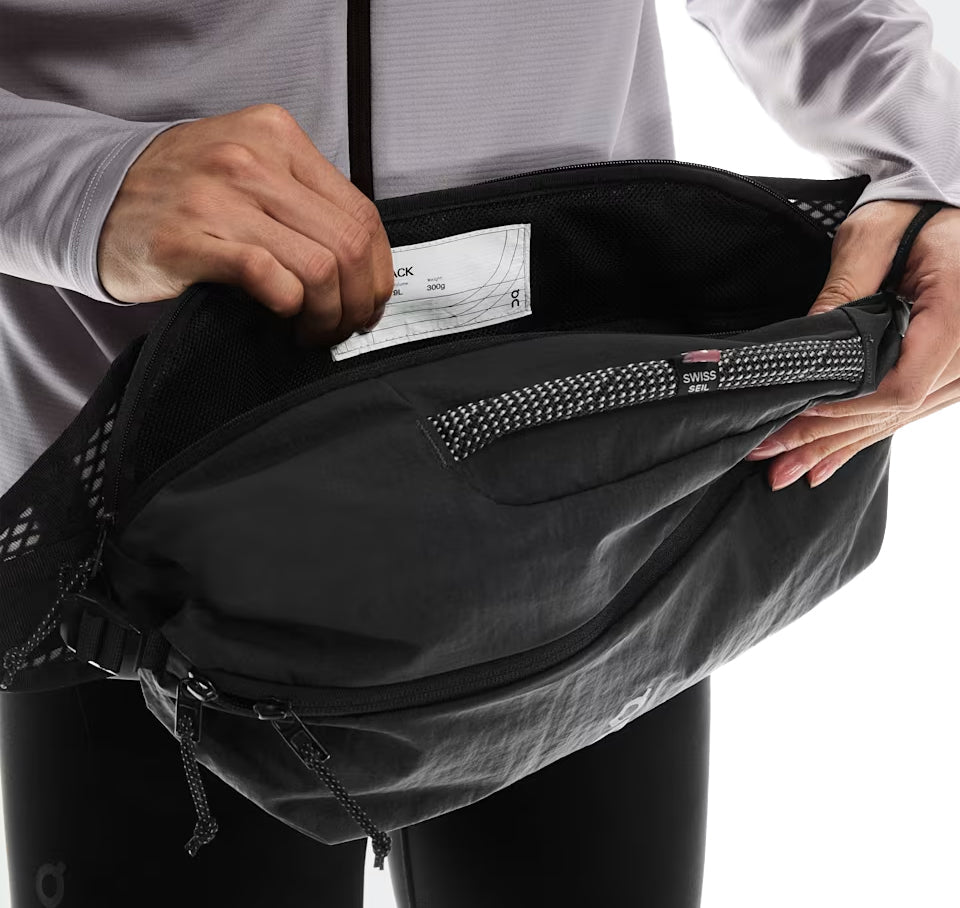 On Sling Pack 9L Magnet/Black Crossbody Bag