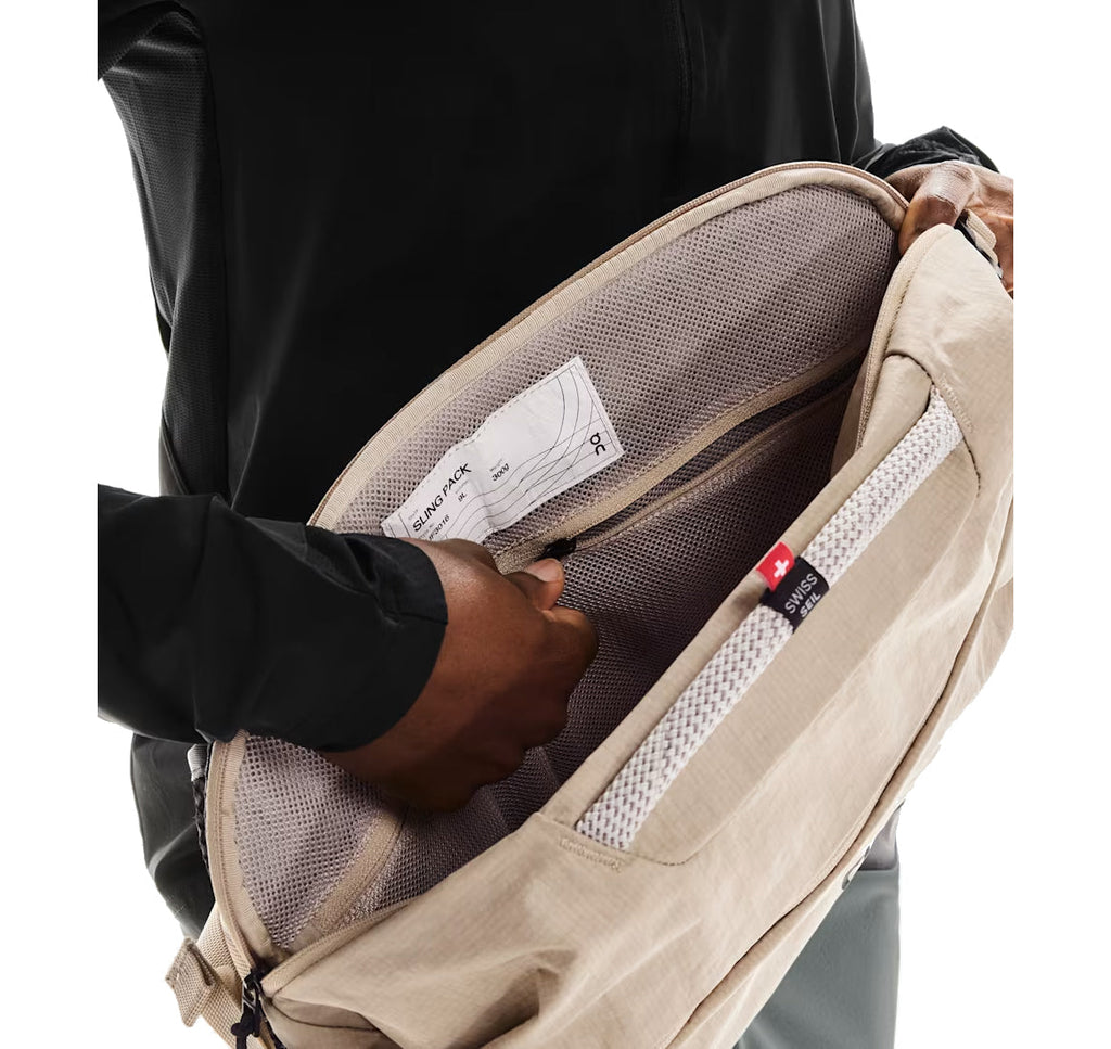 On Sling Pack 9L Sand/Black Crossbody Bag